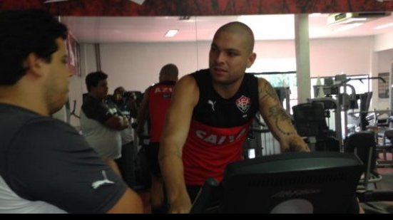 Imagem Novo reforço do Vitória, zagueiro inicia exames e agrada médico rubro negro