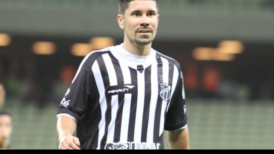 Imagem Leitão rechaça proposta do Vitória e diz que Ricardinho só sai com 100% da multa