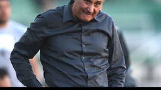 Imagem Cássio leva frango, Corinthians perde e se complica