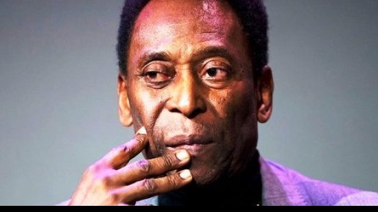 Imagem Pelé passa por nova cirurgia e fica internado em hospital de São Paulo