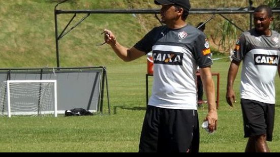Imagem Claudinei Oliveira elogia jogadores que estão na mira do Vitória