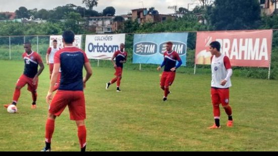Imagem Sem Titi, Pittoni e Maxi, titulares do Bahia treinam com bola no Fazendão
