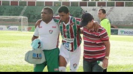 Imagem Ex-Bahia fratura tornozelo e desfalca Flu de Feira na 2ª divisão do Baianão