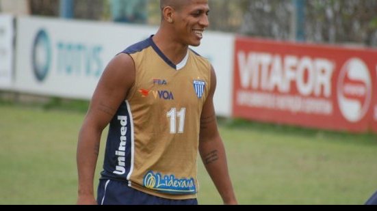Imagem Titular no Avaí, ex-BAVI mira classificação em clássico na Copa do Brasil