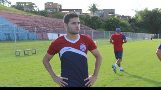 Imagem Mais um reforço: Bahia oficializa contratação do meia Eduardo