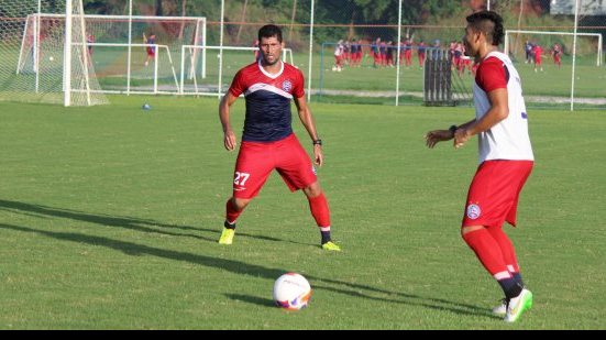 Imagem  Lateral-esquerdo se coloca à disposição para estrear contra o Mogi Mirim