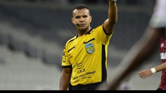 Imagem  Trio do Paraná comanda Oeste e Vitória pela Série B