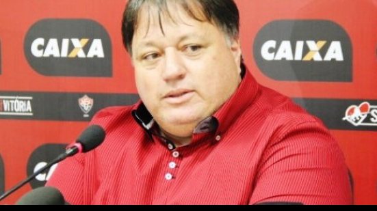 Imagem Diretor nega saída de atacante do Vitória