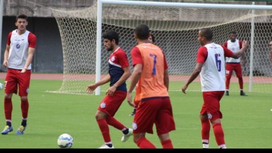 Imagem Bahia treina em Pituaçu de olho no Luverdense
