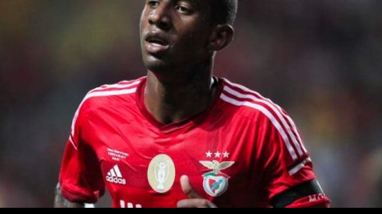 Imagem Talisca revela conversa com técnico e está com saudade do pagode com Feijão