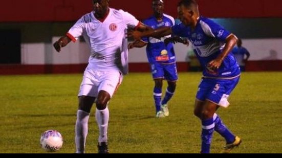 Imagem Em briga, torcedor perde a mão após explosão de rojão na Série B do Carioca