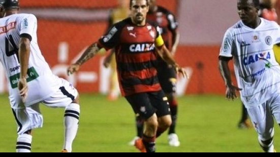 Imagem Com interino no comando, Vitória recebe Bragantino pela Série B