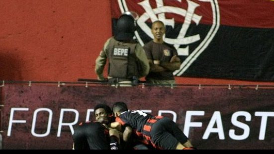 Imagem Vídeo: veja todos os tentos da goleada do Vitória sobre o Bragantino