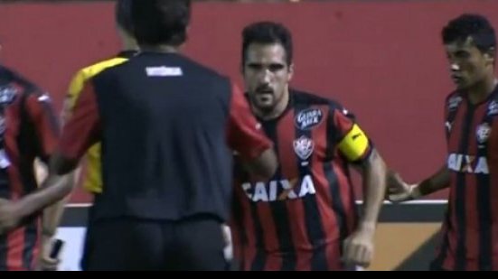 Imagem Escudero faz tratamento e treina na academia após sentir dores na coxa