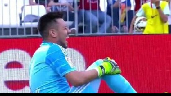 Imagem Goleiro da seleção brasileira se lesiona e deve perder Copa América