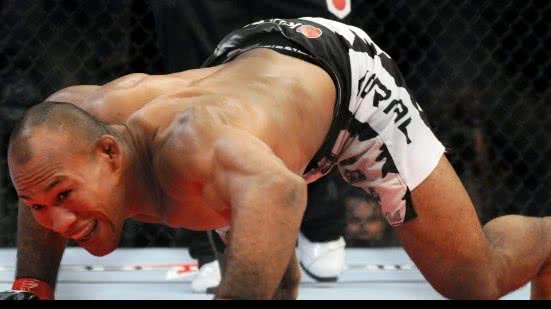 Imagem Chris Weidman pode defender cinturão no UFC contra 4° brasileiro seguido