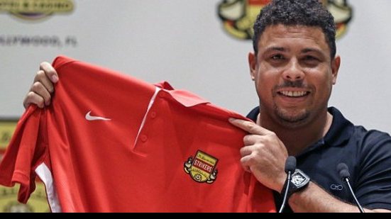 Imagem Ronaldo Fenômeno revela que pode voltar a jogar para promover futebol nos EUA