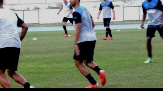 Imagem Zagueiro que caiu com o Vitória reforça o Botafogo no duelo com o Leão