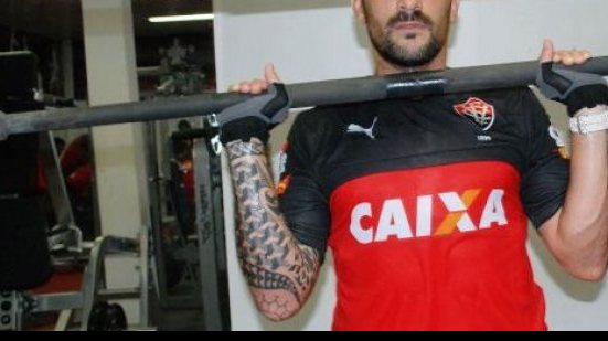 Imagem Escudero continua como dúvida e pode dar lugar a estreante Pedro Ken