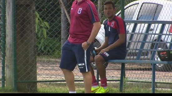 Imagem Desentendimento entre jogadores e auxiliar marca treino de adversário do Bahia