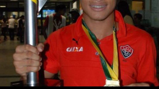 Imagem Com lesão muscular, atacante do Vitória não se apresenta à Seleção Sub-17