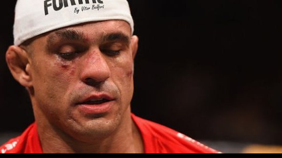 Imagem  Após derrota, Belfort deve ficar até seis meses sem lutar