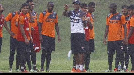 Imagem Desfalcado, Vitória realiza último treino visando confronto contra o Botafogo