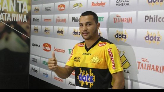 Imagem Lateral do Criciúma pede para time “dar a vida” contra o Vitória
