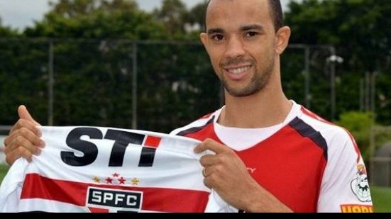 Imagem Zagueiro que passou pelo Vitória processa São Paulo e fatura R$ 300 mil