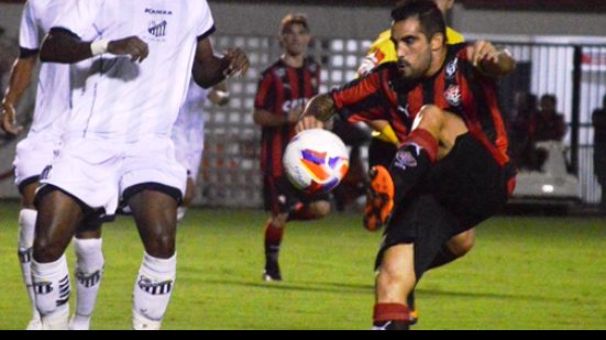 Imagem Na despedida do interino, Vitória tenta bater o Atlético-GO no Barradão 