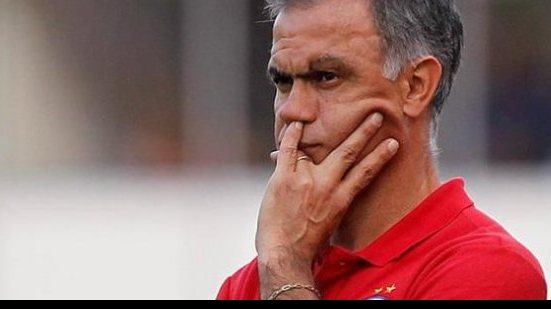 Imagem Atlético-GO anuncia treinador que passou pela dupla BAVI