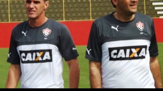 Imagem Vagner Mancini foca posse de bola em treino no Barradão