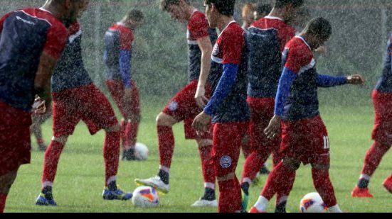 Imagem Soares mantém Gamalho e Zé Roberto na reserva e define substituto de Souza