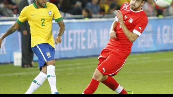 Imagem Copa América: Danilo é cortado da seleção e Daniel Alves é convocado