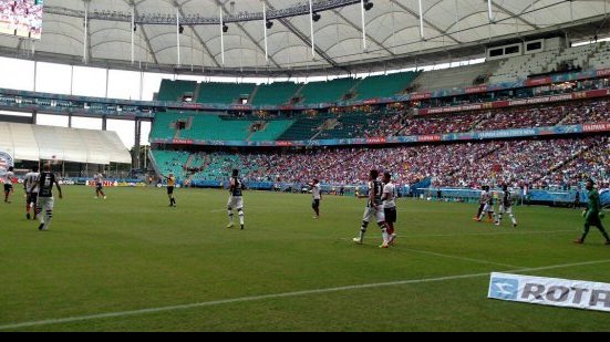 Imagem Com gol de Maxi, Bahia vence o Ceará e encosta no G-4