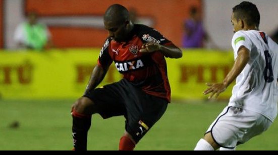 Imagem &quot;No Barradão temos que impor nosso ritmo&quot;, aponta volante do Vitória