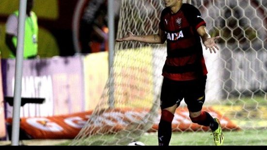 Imagem Internacional procura clube para emprestar atacante que se destacou no Vitória
