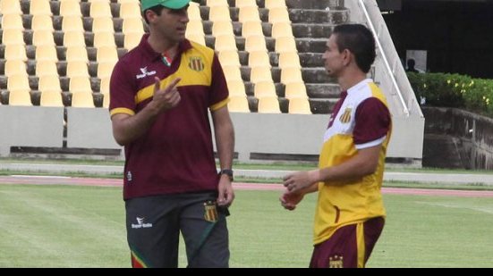 Imagem Técnico do Sampaio Corrêa prega respeito ao Bahia, mas quer time ofensivo