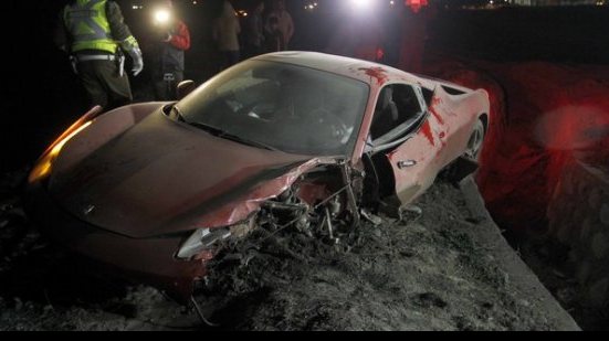 Imagem Craque do Chile na Copa América bate carro e passa noite na cadeia