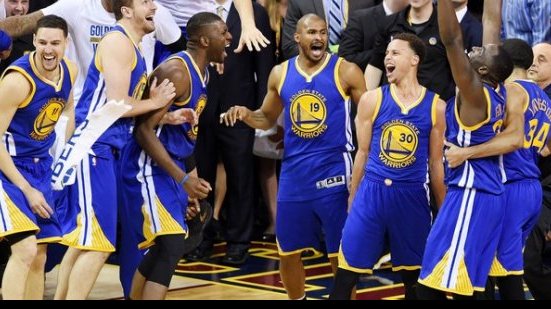 Imagem Com brasileiro, Golden State supera Cleveland Cavaliers e é campeão da NBA