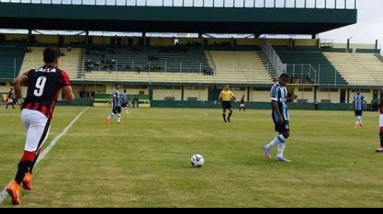 Imagem Brasileirão sub-20: com gol de Léo Ceará, Vitória empata com o Grêmio 
