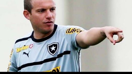 Imagem Empresário admite negociação e ex-Botafogo deve ser o próximo reforço do Vitória