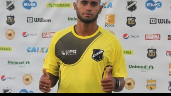 Imagem   Atacante do ABC pede atenção redobrada contra o Vitória