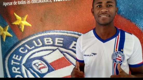 Imagem Já treinando no Fazendão, João Paulo assina contrato com o Bahia