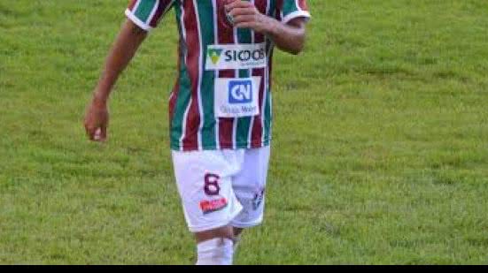 Imagem Peixoto comemora sucesso no Fluminense de Feira