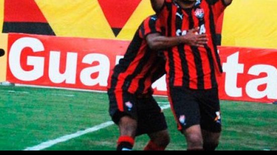 Imagem Em jogo de seis pontos, Vitória encara Paysandu tentando aumentar série positiva