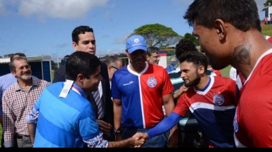 Imagem Confira a galeria de fotos da visita de ACM Neto ao Bahia