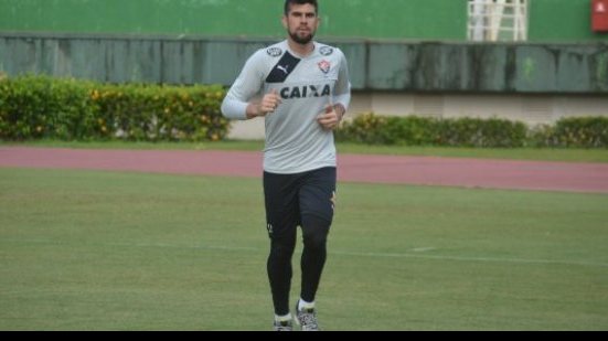 Imagem Com treino fechado, Mancini trabalha parte técnica dos jogadores em Pituaçu