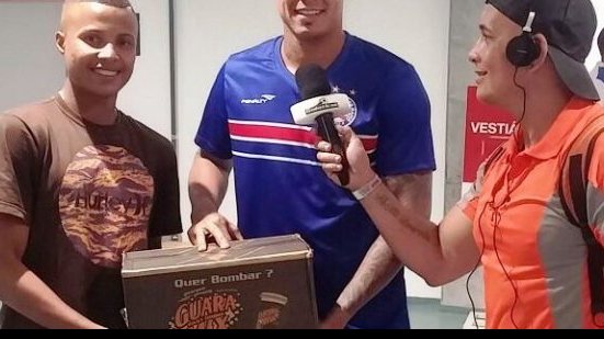 Imagem Eleito melhor em campo, Douglas Pires ganha prêmio Guaramix