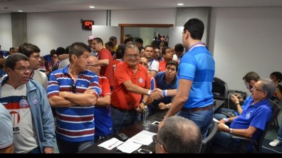 Imagem Sócios reclamam do tempo de espera para votar na Assembleia do Bahia